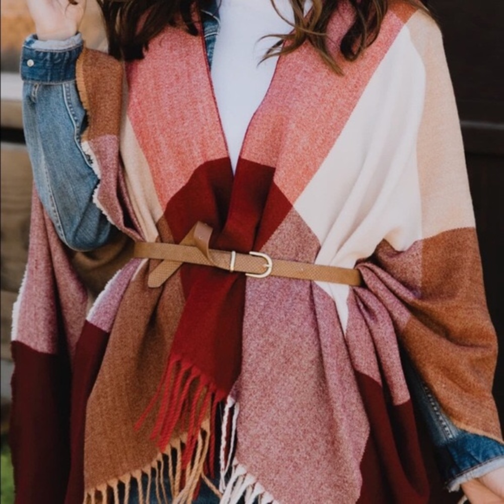 Siizu Cranberry Poncho